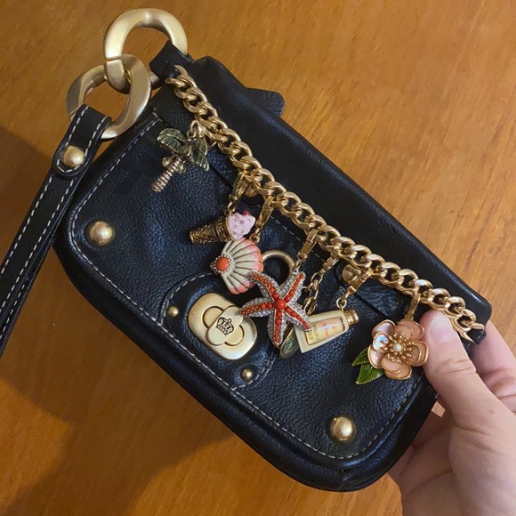 Juicy Couture Leather LARGE WRISTLET MINI BAG - Picture 8 of 16